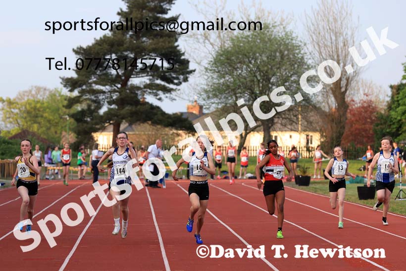 The 75 metres, 2025 NEGP No. 1, Monkton Stadium, Jarrow. Photo: David T. Hewitson/Sports for All Pics
